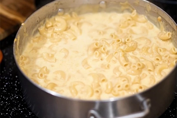 How to Transport Mac and Cheese and Raw Turkey for a 4-Hour Drive (Without Ruining Dinner)